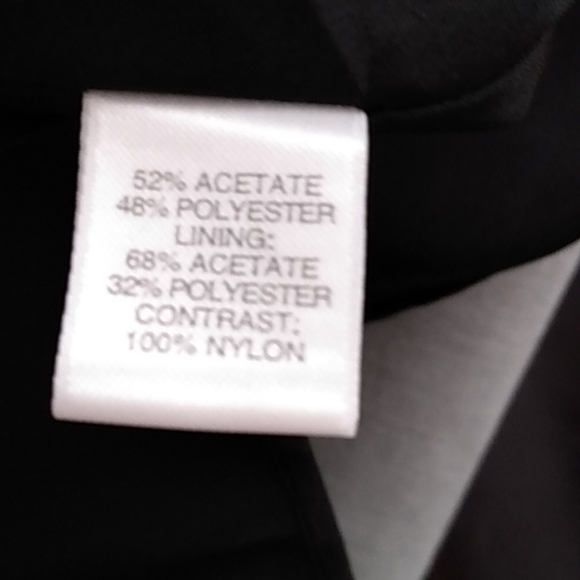 Offers Welcome❤️St. John Skirt - Rare !??! Three Layers✨ Perfect Condition ✨ - Picture 7 of 7